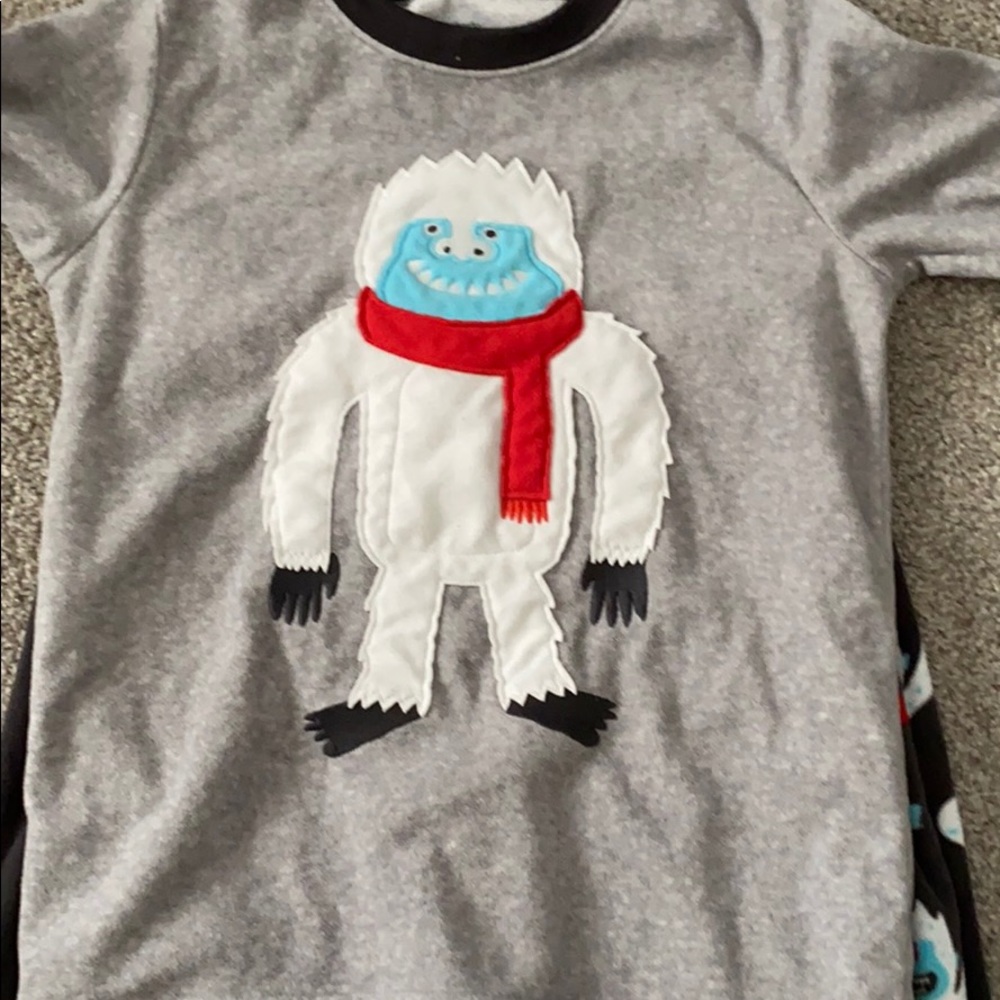 Carter’s Pajama Set - Picture 2 of 5